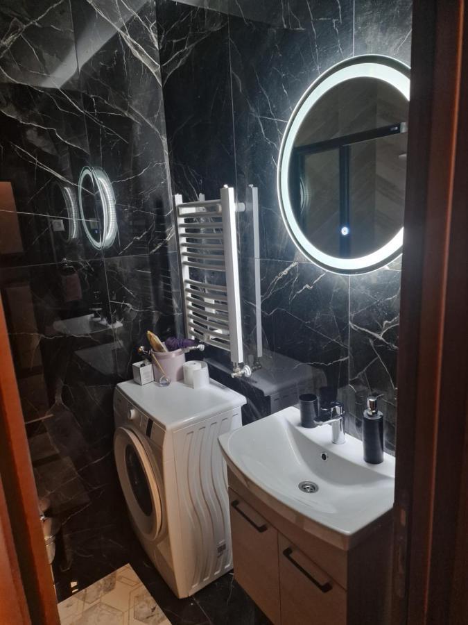 Apartamento Gold Lux Čačak Exterior foto